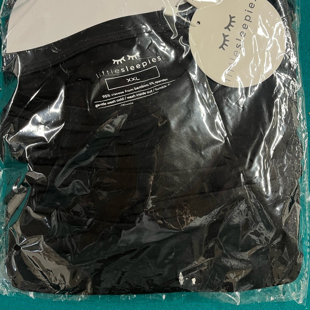 NWT Little Sleepies men’s top XXL Black.